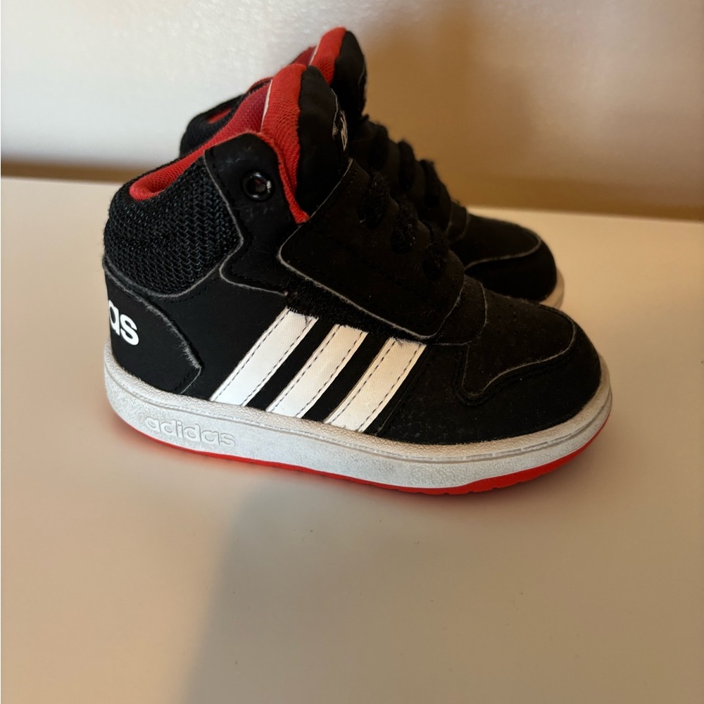 Adidas - Picture 3 of 4